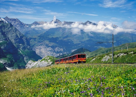 Kereta Api Pegunungan menuju Jungfrau